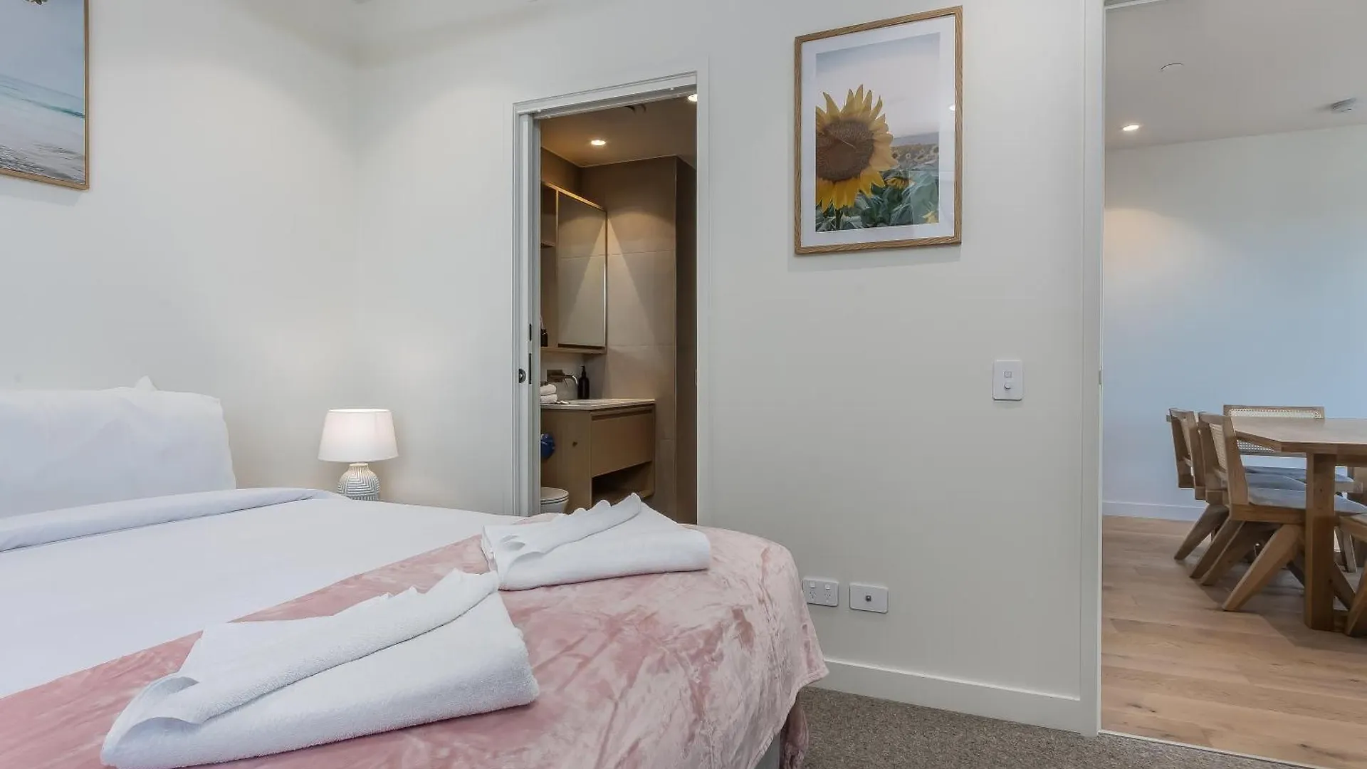 Hemingway Palm Beach - Premium Oceanview Apartments By Burleigh Letting Gold Coast