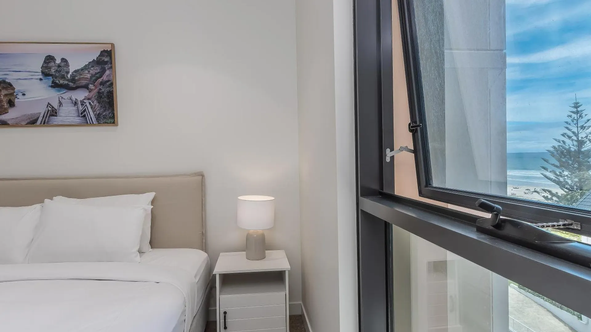 Hemingway Palm Beach - Premium Oceanview Apartments By Burleigh Letting Gold Coast