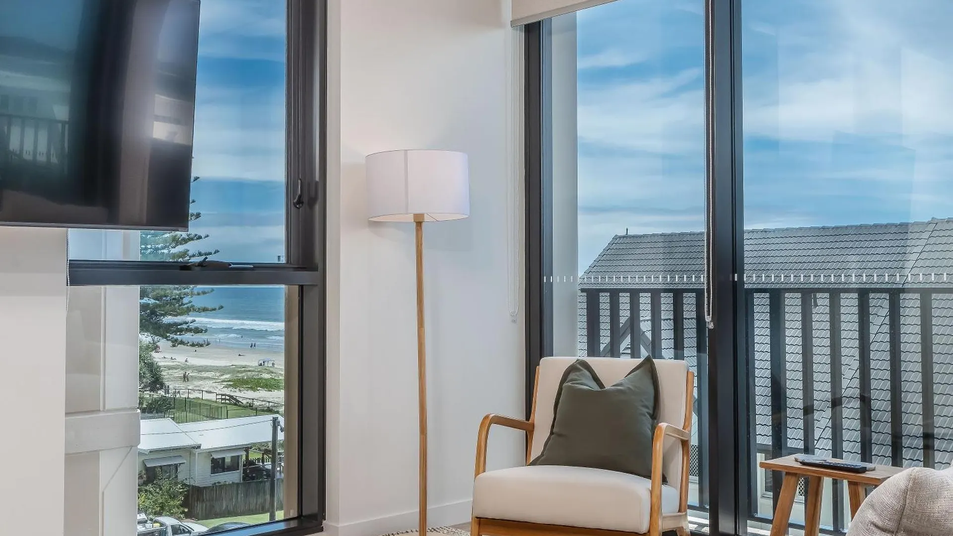 Hemingway Palm Beach - Premium Oceanview Apartments By Burleigh Letting Gold Coast Australia