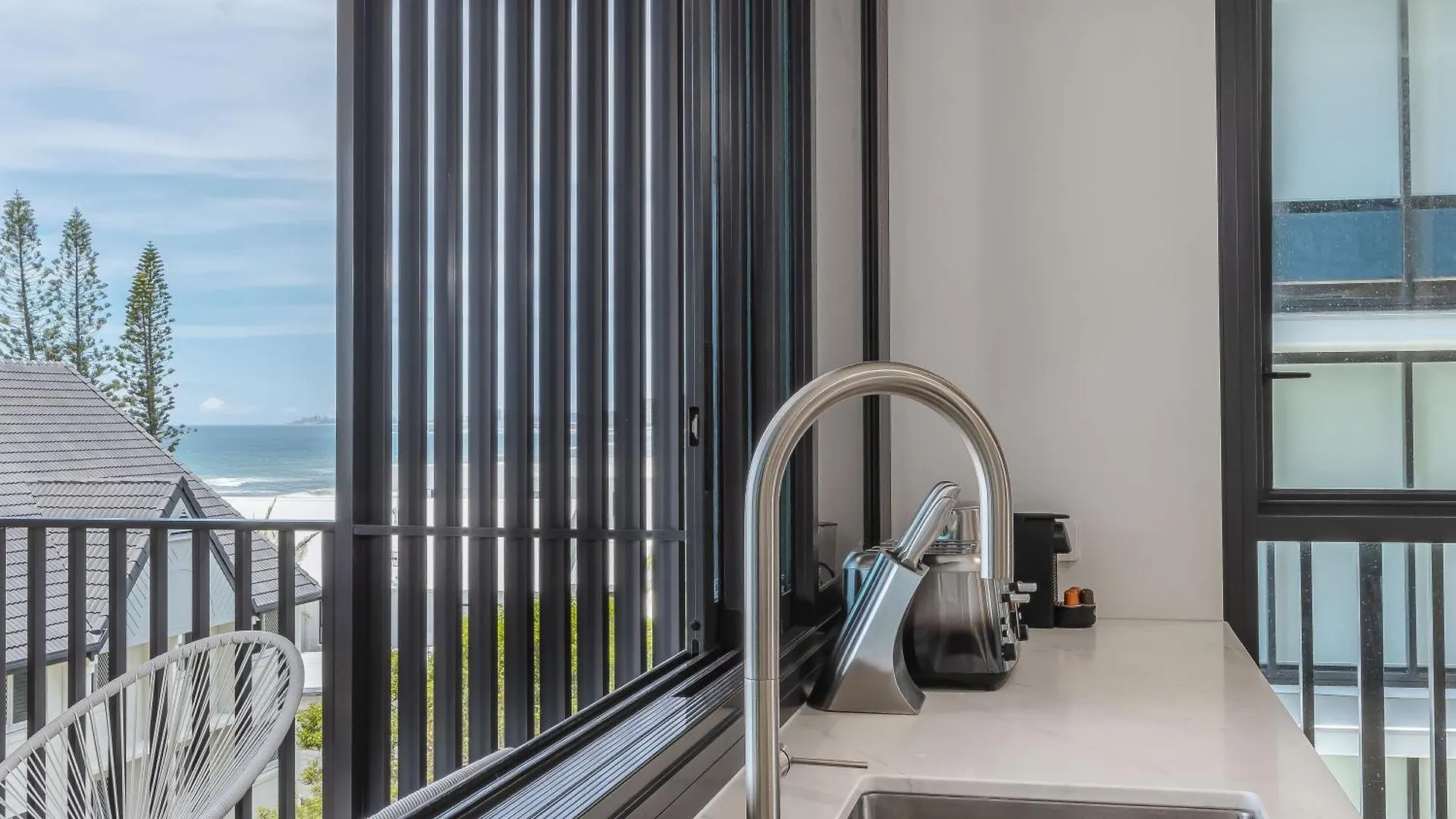 Hemingway Palm Beach - Premium Oceanview Apartments By Burleigh Letting Gold Coast 0*,  Australia
