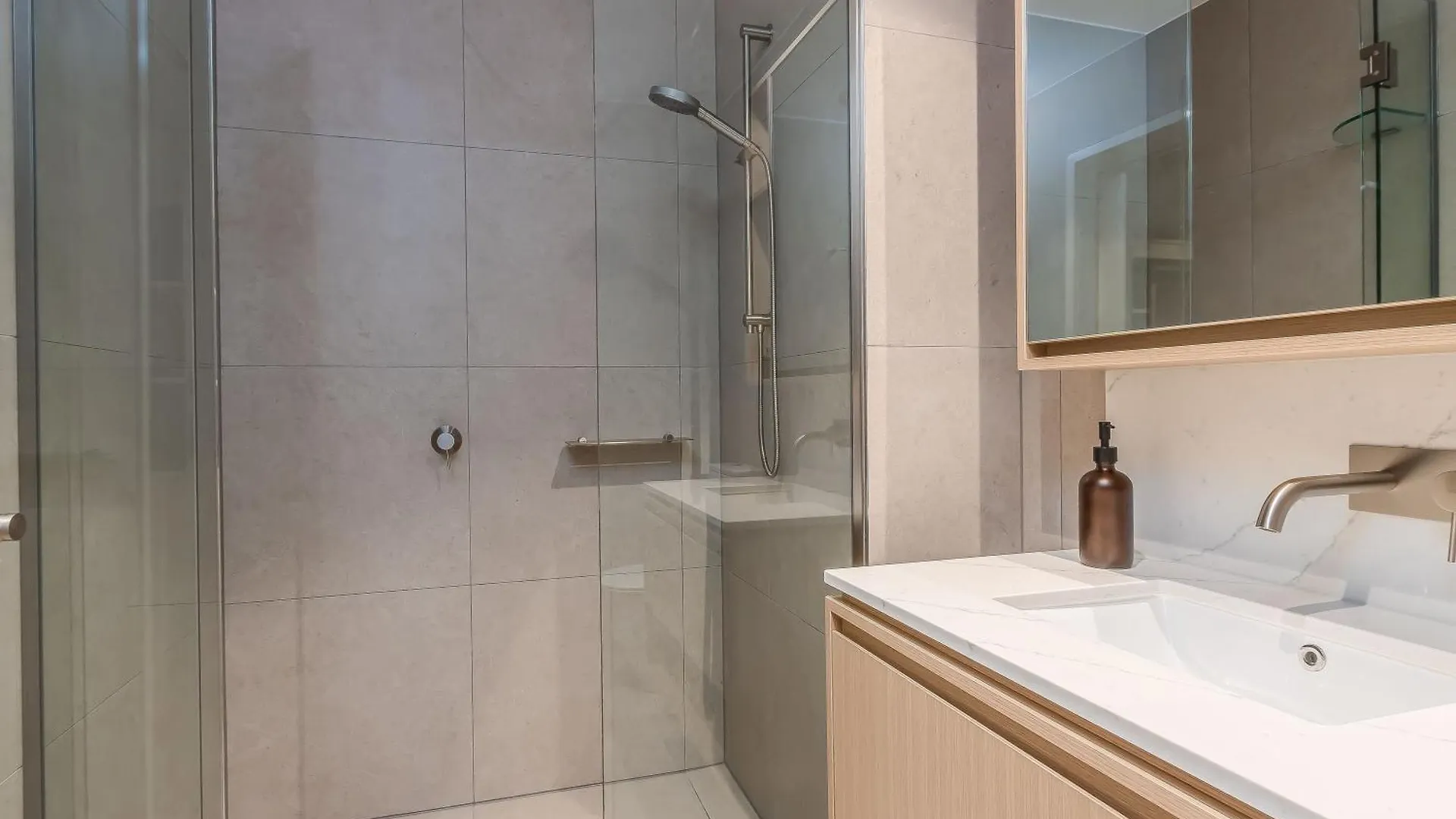 Hemingway Palm Beach - Premium Oceanview Apartments By Burleigh Letting Gold Coast Australia