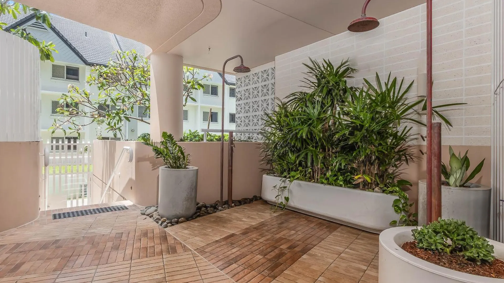 Hemingway Palm Beach - Premium Oceanview Apartments By Burleigh Letting Gold Coast