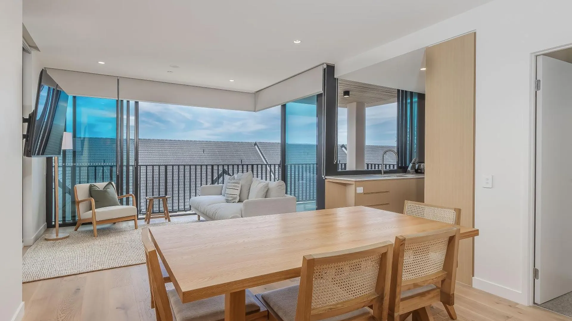 Hemingway Palm Beach - Premium Oceanview Apartments By Burleigh Letting Gold Coast Australia