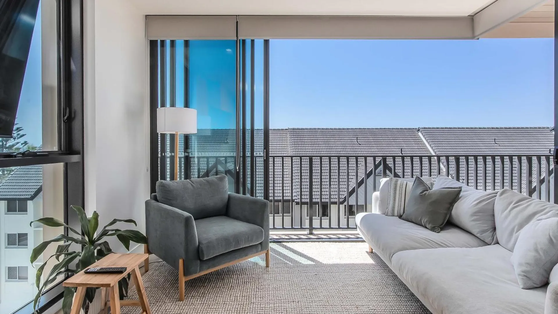 Hemingway Palm Beach - Premium Oceanview Apartments By Burleigh Letting Gold Coast